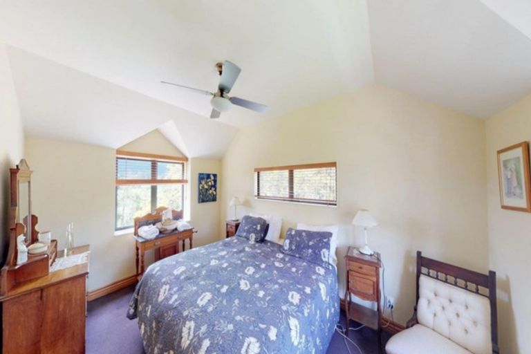 Photo of property in 312 Heatherlea Road East, Levin, 5571