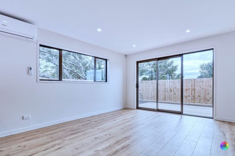 Photo of property in 9d Gulf Crest, Bucklands Beach, Auckland, 2012