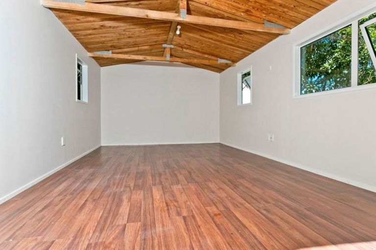 Photo of property in 2/74 Brigantine Drive, Beach Haven, Auckland, 0626