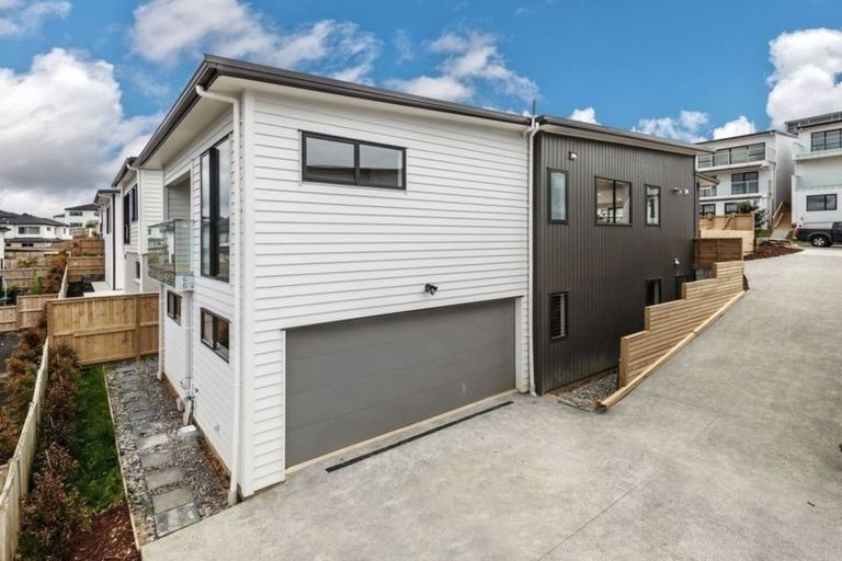 Photo of property in 29 Ascension Crescent, Orewa, 0931