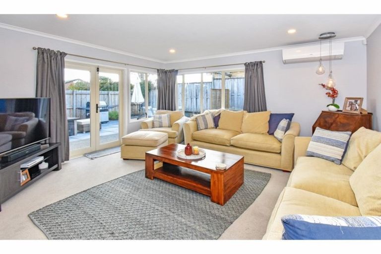 Photo of property in 69 Riverton Drive, Randwick Park, Auckland, 2105