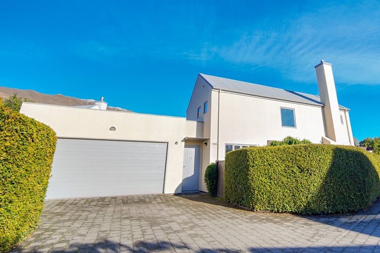 Photo of property in 9 Meadowbrook Place, Wanaka, 9305