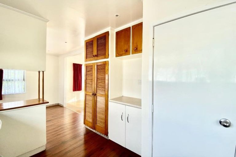 Photo of property in 41 Sharland Avenue, Manurewa, Auckland, 2102