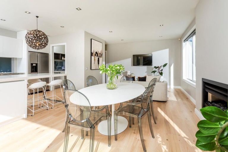 Photo of property in 223a Hurstmere Road, Takapuna, Auckland, 0622