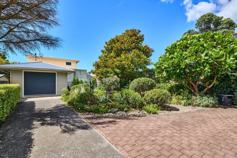 Photo of property in 15 Kainui Road, Raumati South, Paraparaumu, 5032