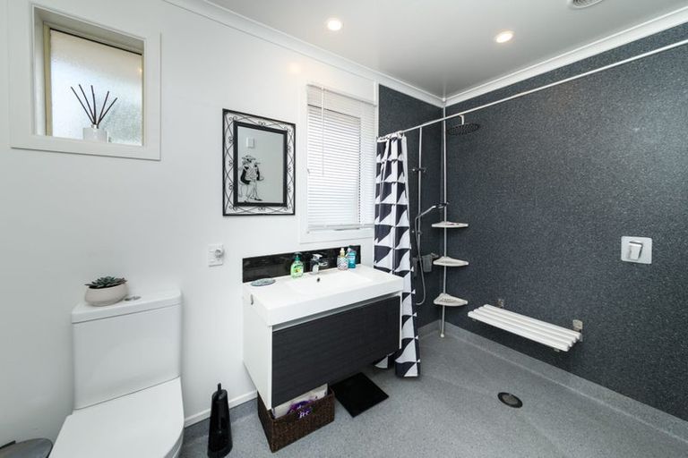 Photo of property in 5 Fairview Place, Feilding, 4702