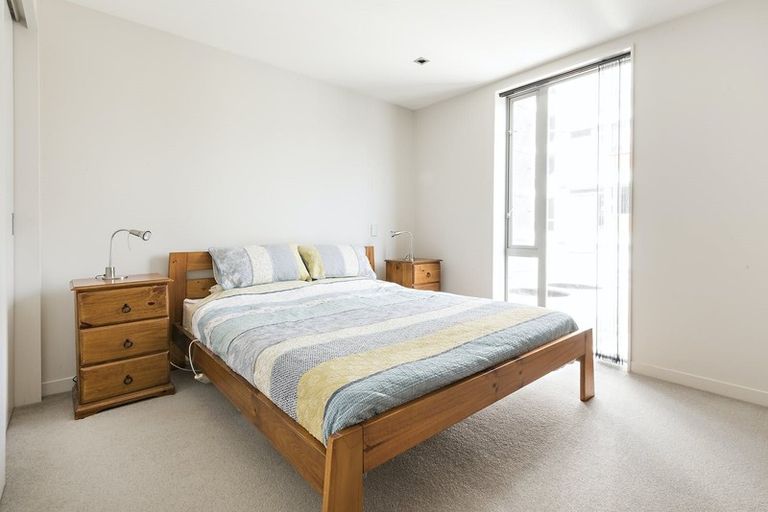 Photo of property in Piermont Apartments, 2a/82 Cable Street, Te Aro, Wellington, 6011