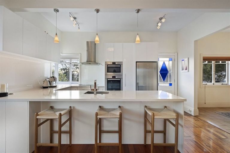 Photo of property in 1/49 Rawene Road, Birkenhead, Auckland, 0626