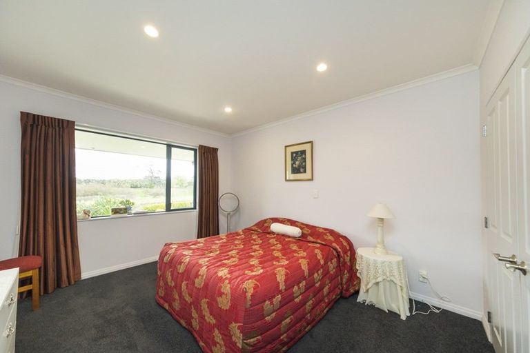 Photo of property in 30 Grand Oaks Drive, Awapuni, Palmerston North, 4412