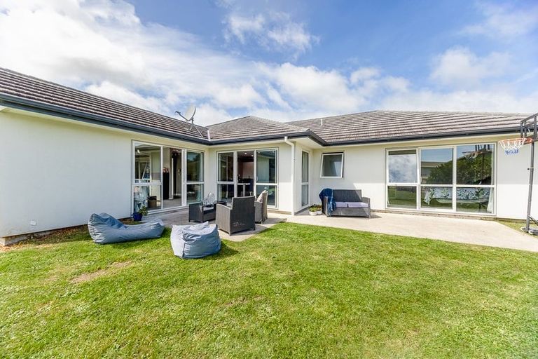 Photo of property in 10 Tamihana Street, Otaki, 5512