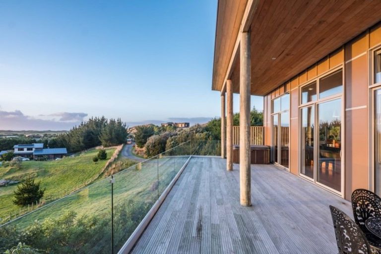 Photo of property in 194 Peka Peka Road, Peka Peka, Waikanae, 5391