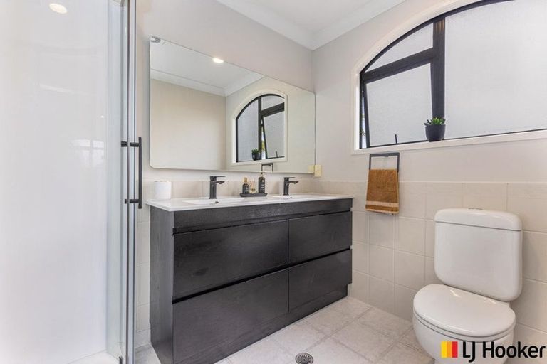 Photo of property in 9 Crannich Place, Wattle Downs, Auckland, 2103