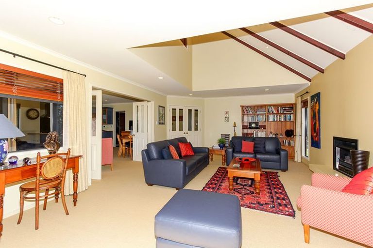 Photo of property in 12 Tupare Place, Highlands Park, New Plymouth, 4312