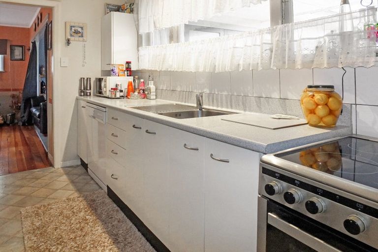 Photo of property in 18 Brown Terrace, Foxton Beach, Foxton, 4815