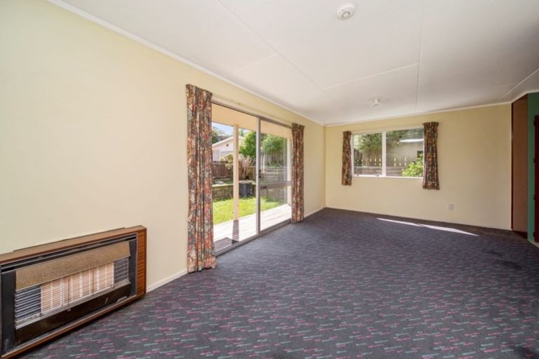 Photo of property in 1/25 Tahurangi Place, Spotswood, New Plymouth, 4310