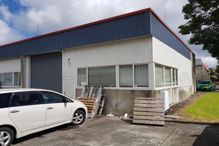 Photo of property in 14a Hepburn Road, Glendene, Auckland, 0602