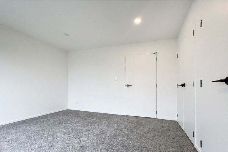 Photo of property in 1/5 Peverill Crescent, Papatoetoe, Auckland, 2025