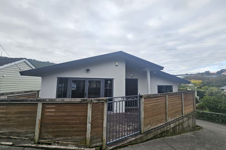 Photo of property in 17a Aplin Terrace, Ngaio, Wellington, 6035