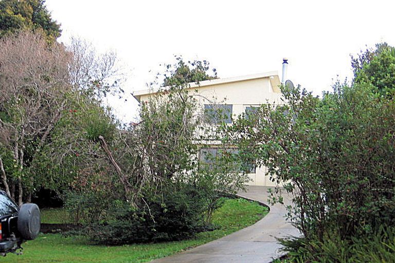 Photo of property in 31 Stillwater Crescent, Stillwater, Silverdale, 0993