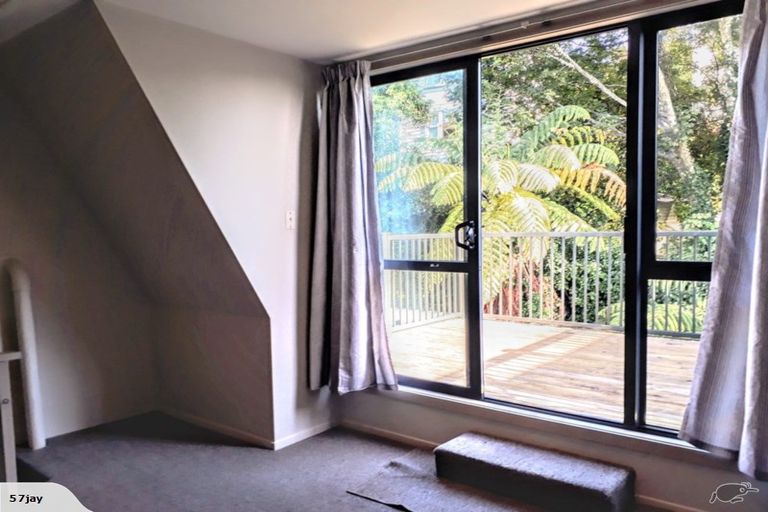 Photo of property in Sherwood Mews, 28u Bidwill Street, Mount Cook, Wellington, 6021