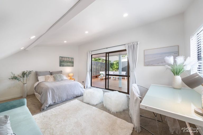 Photo of property in 50 Viewmont Drive, Harbour View, Lower Hutt, 5010