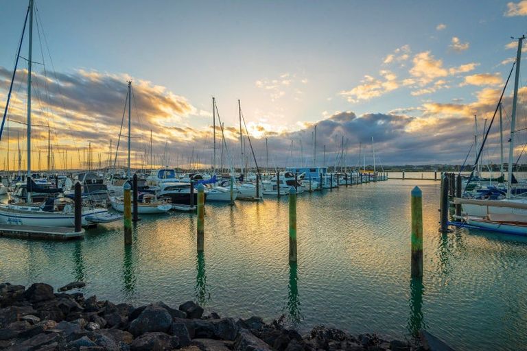 Photo of property in 51 Norwood Road, Bayswater, Auckland, 0622