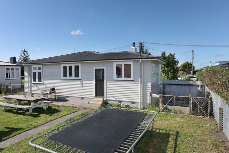 Photo of property in 11 Potaka Street, Marton, 4710