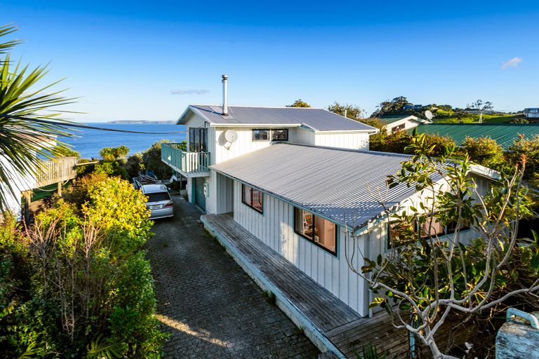 Photo of property in 6 Barrier View Road, Leigh, 0985