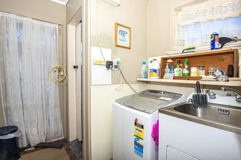 Photo of property in 1 Commins Road, Onerahi, Whangarei, 0110