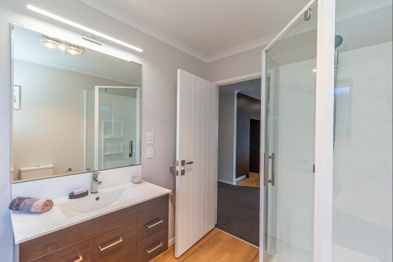 Photo of property in 30b Queenwood Road, Levin, 5510