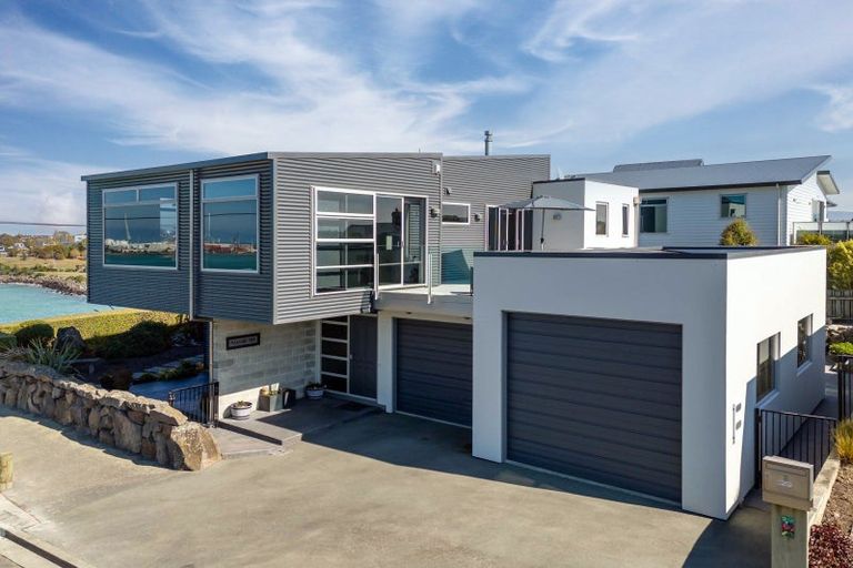 Photo of property in 2 Moore Street, Waimataitai, Timaru, 7910