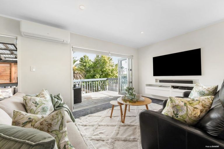 Photo of property in 161 Triangle Road, Massey, Auckland, 0614