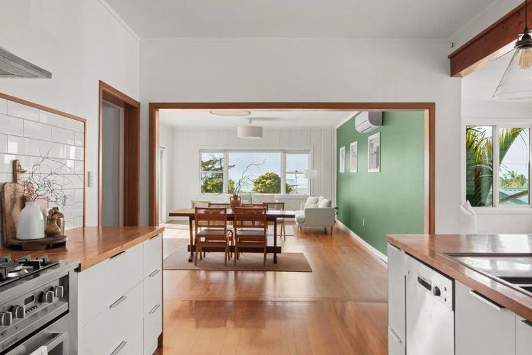 Photo of property in 60 Douglas Street, Okitu, Gisborne, 4010