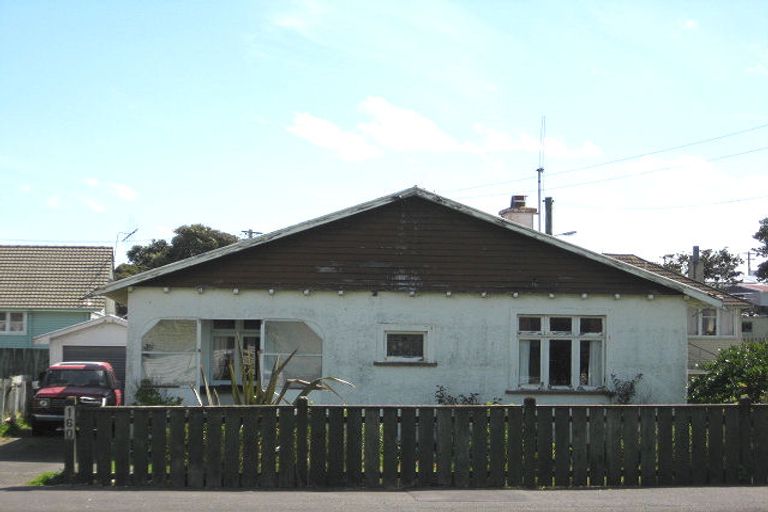 Photo of property in 160 Puriri Street, Castlecliff, Whanganui, 4501