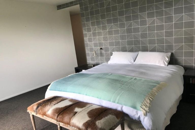 Photo of property in 9a Baring Terrace, Strandon, New Plymouth, 4312