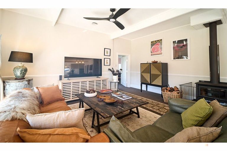 Photo of property in 260 Talbot Street, Geraldine, 7930