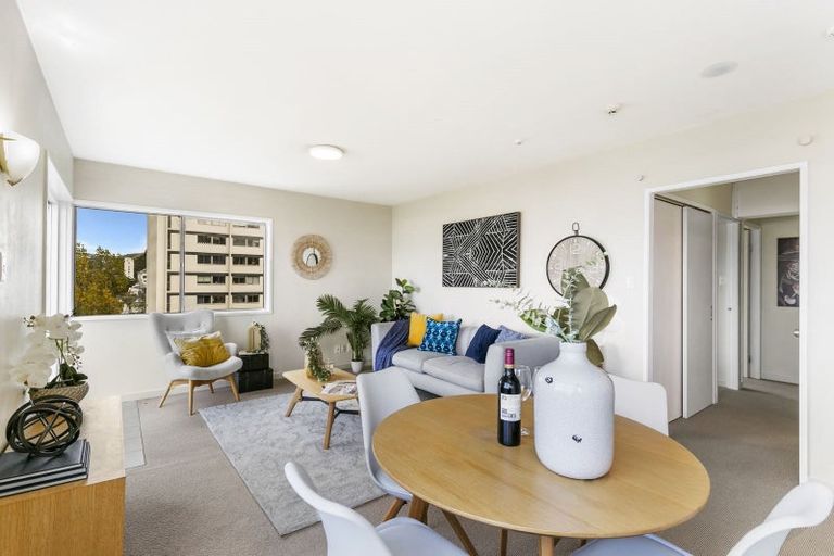 Photo of property in Mansfield Towers, 1 Grant Road, Thorndon, Wellington, 6011