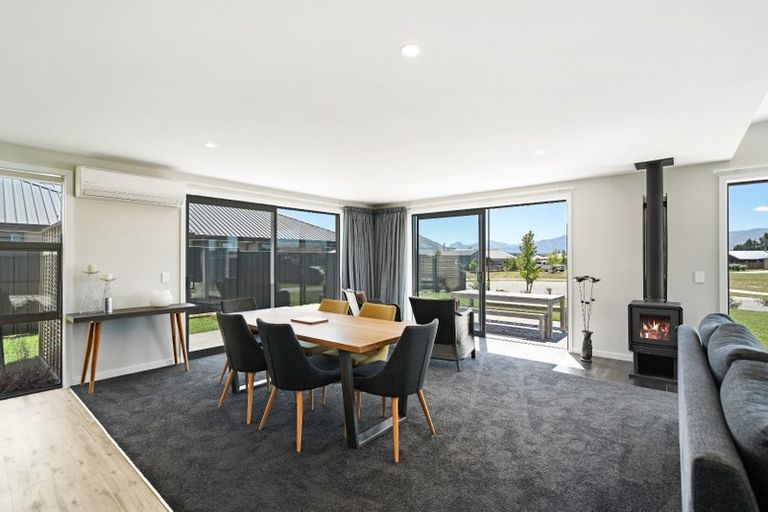 Photo of property in 5 Pepperwood Green, Albert Town, Wanaka, 9305