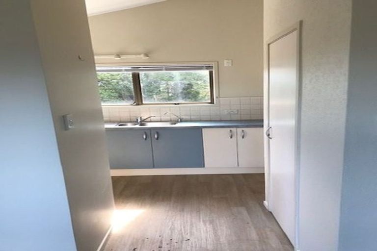 Photo of property in 38 Tree View Avenue, Glenfield, Auckland, 0629