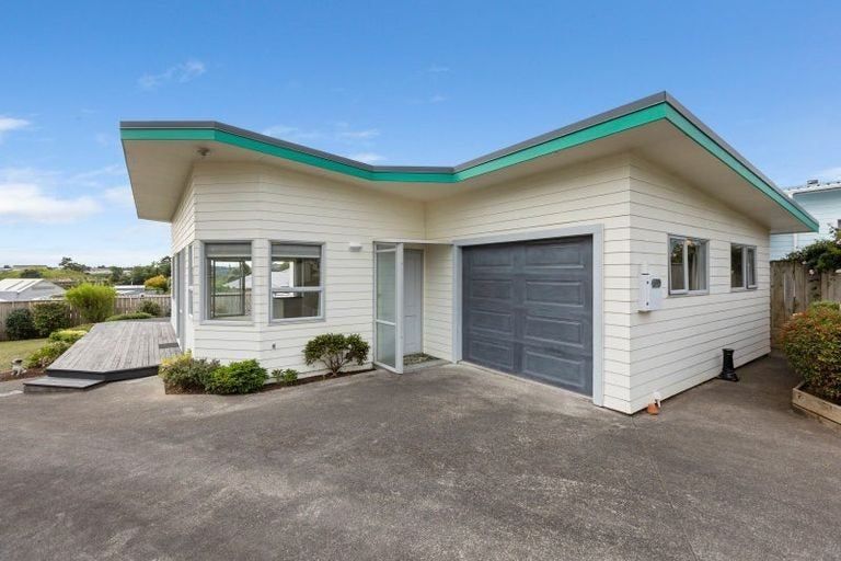 Photo of property in 18a Raniera Street, Glen Avon, New Plymouth, 4312