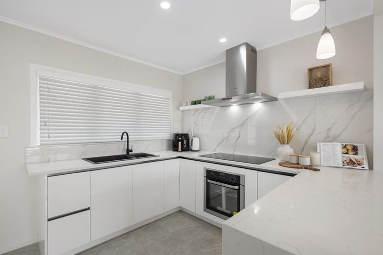 Photo of property in 1/56a Taharoto Road, Takapuna, Auckland, 0622