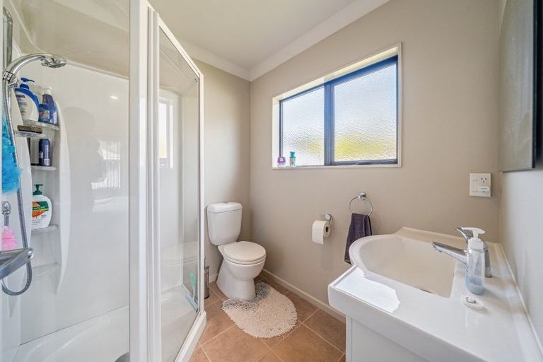 Photo of property in 5 Poppy Watts Grove, Stokes Valley, Lower Hutt, 5019