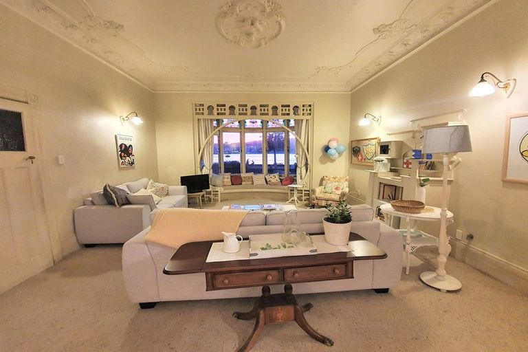 Photo of property in 294 Oriental Parade, Oriental Bay, Wellington, 6011