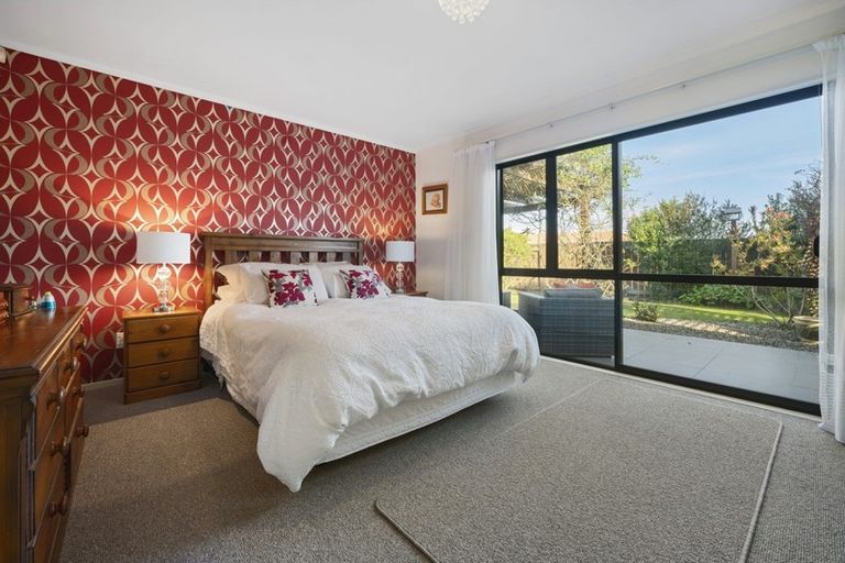 Photo of property in 98 Parnell Heights, Kelvin Grove, Palmerston North, 4414