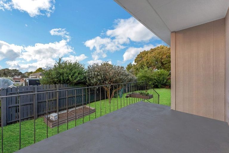 Photo of property in 2/41 Taitimu Drive, Weymouth, Auckland, 2103