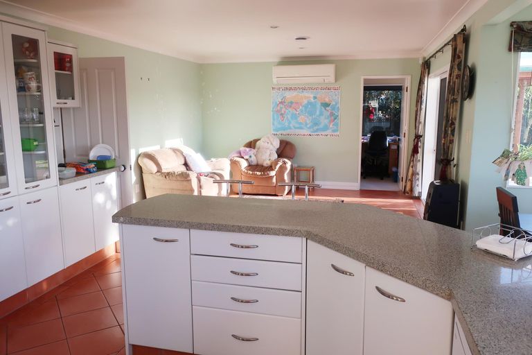 Photo of property in 21 Chippewa Place, Conifer Grove, Takanini, 2112