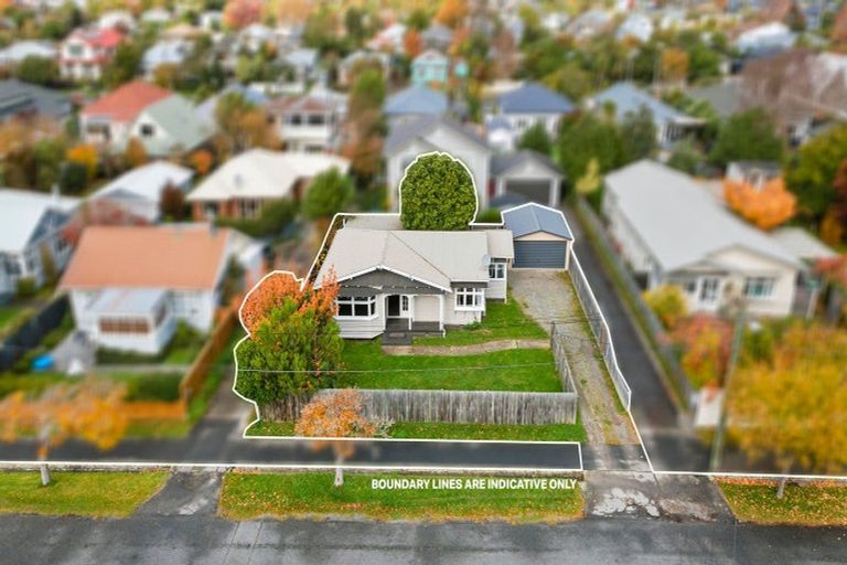 Photo of property in 60 Martin Avenue, Beckenham, Christchurch, 8023