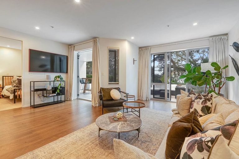 Photo of property in 1/7 The Promenade, Takapuna, Auckland, 0622