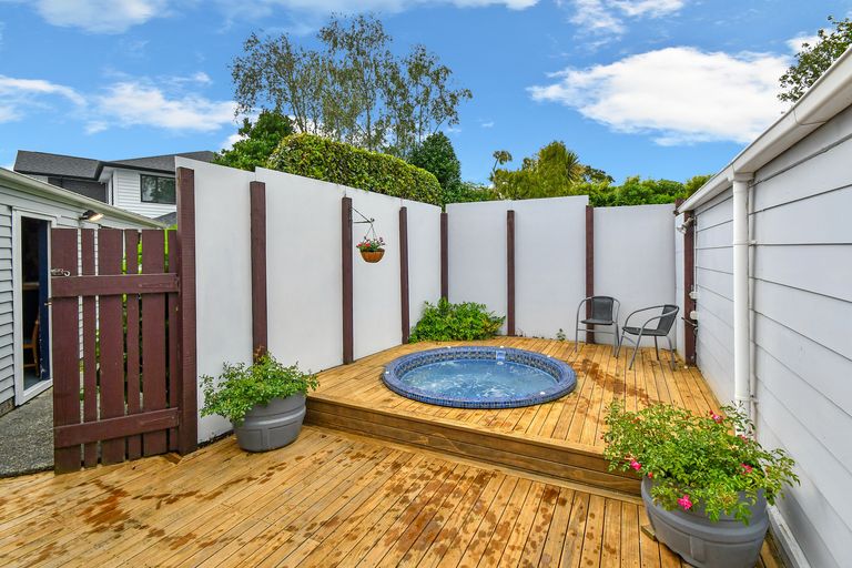 Photo of property in 19 Marybeth Place, Rosehill, Papakura, 2113