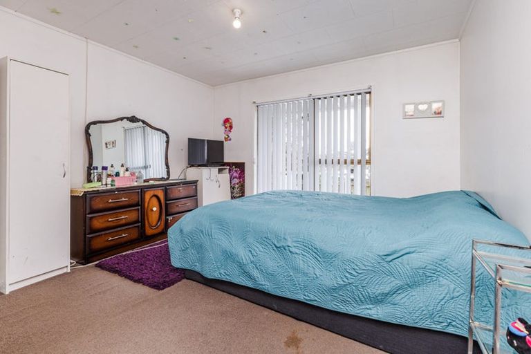 Photo of property in 63 Finlayson Avenue, Clendon Park, Auckland, 2103